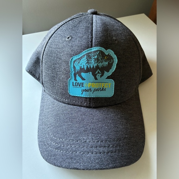 Accessories - NWOT Love & Protect Your Parks Hat